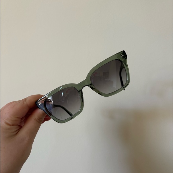 Warby Parker Beale Sunglasses Green - Picture 5 of 5